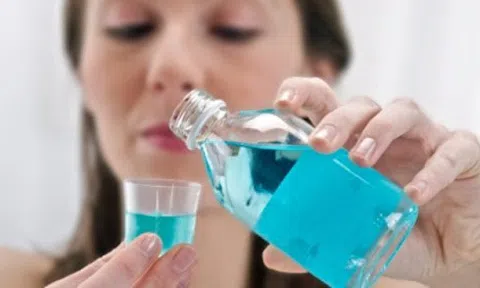 Loại nước súc miệng có thể diệt virus Corona trong 30 giây