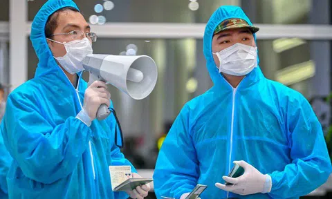 Tìm kiếm 25 người đi chung xe khách với bệnh nhân tái dương tính Covid-19