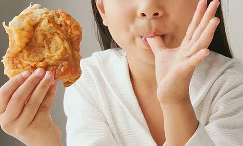 Cha mẹ cần nắm được các loại thực phẩm khiến trẻ em dậy thì sớm