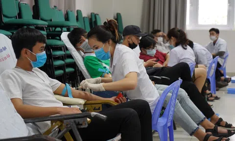 Sinh viên Đại học Đông Á sẻ chia 416 giọt máu hồng