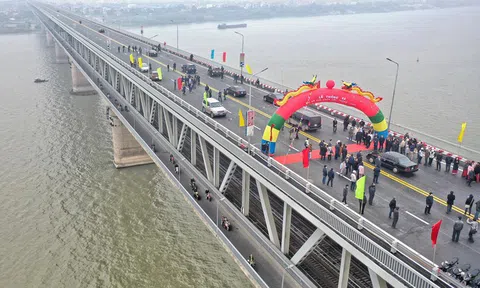 Cầu Thăng Long hoàn thành sửa chữa và thông xe sau 6 tháng dừng hoạt động