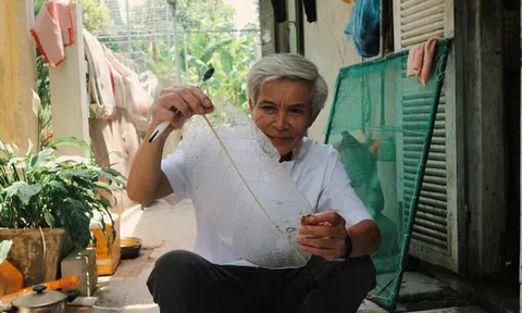 Nghệ nhân xứ Huế sáng tạo nón lá "trong suốt" khách du lịch thích thú tìm mua