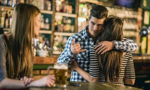 Chú ý những đặc điểm sau để biết bạn đời có phải người dễ ngoại tình