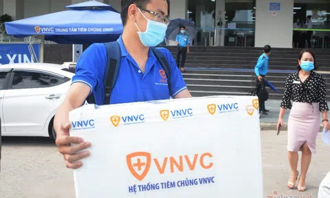 Đà Nẵng tiếp nhận 100 liều vắc xin Covid-19 đầu tiên