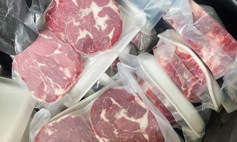 Bò Úc thượng hạng rẻ hơn thịt lợn, đầu mối ngày nào cũng "hết bay" cả tạ