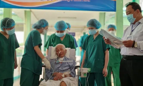 Đà Nẵng: Bệnh nhân Covid-19 nặng nhất nước xuất viện
