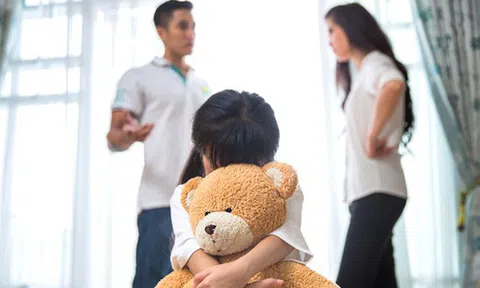 Cha mẹ học cách ứng xử khôn ngoan khi con bắt đầu biết nói dối