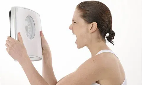 Bất ngờ vì những thói quen sau là nguyên nhân phá hoại nỗ lực giảm cân