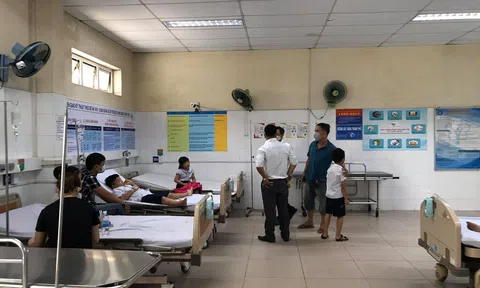Đà Nẵng: Chơi đất nặn, hơn 30 học sinh tiểu học nhập viện cấp cứu