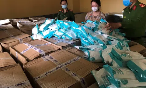 Thu giữ số lượng lớn khẩu trang không rõ nguồn gốc tại quận Bắc Từ Liêm