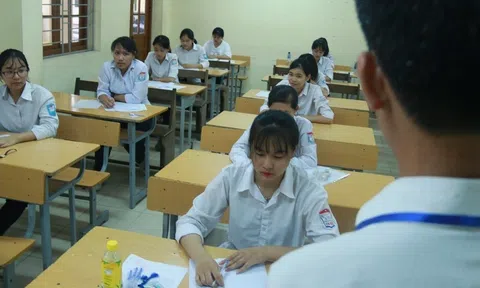 Tân Yên - Bắc Giang:  Tạm đình chỉ điều hành công việc với Chủ tịch UBND huyện và Giám đốc Trung tâm y tế vì lý do để lọt ca dương tính SARS-COV2 tại điểm thi tốt nghiệp THPT 2021