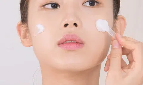 Tẩy trang - những loại tẩy trang bạn nên biết và cách lựa chọn tẩy trang phù hợp.