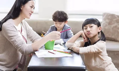 Cha mẹ cần dừng ngay những điều sau nếu không muốn tác động xấu đến IQ của con