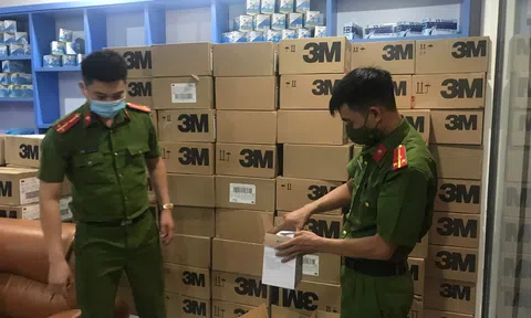 Công an quận Bắc Từ Liêm liên tiếp phát hiện số lượng lớn thiết bị y tế không có hóa đơn chứng từ chứng minh nguồn gốc xuất xứ