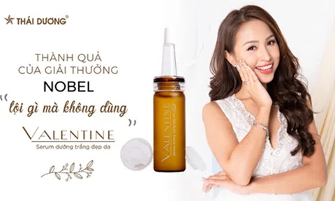 MC Vân Hugo và diễn viên Thanh Hương rạng rỡ trong buổi lễ ra mắt sản phẩm chống nhăn tức thì