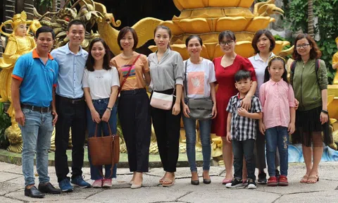 Hepura thăm các em bé mồ côi ở Chùa Kỳ Quang