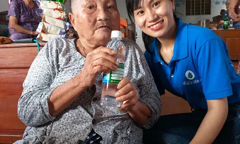 Thế Giới Điện Giải trao quà cho các hoàn cảnh khó khăn tại Tiền Giang