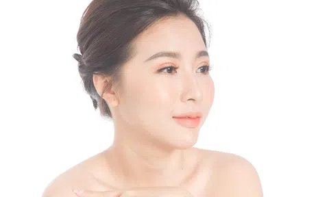 Bác sĩ da liễu Ngô Kiều Khanh chia sẻ cách chăm sóc da mùa dịch Covid-19