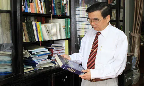 Duyên định của người thầy và cô học trò lớp chuyên tu