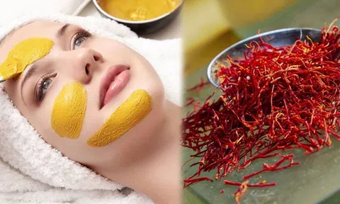 Dưỡng da, trị mụn với mặt nạ nhụy hoa nghệ tây