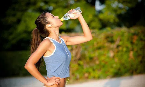 Có nên sử dụng nước điện giải ion kiềm thường xuyên?