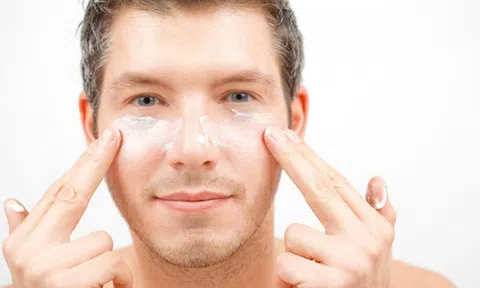 10 Tips chăm sóc da nhờn hiệu quả cho cánh mày râu trong ngày hè