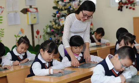 Năm 2020, lương giáo viên tiểu học sẽ có những điểm mới nào?