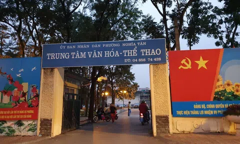Nghĩa Tân (Cầu Giấy, Hà Nội): “Hô biến” Trung tâm văn hóa thành bãi trông giữ xe, thu lợi bất chính?