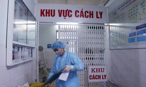 Bệnh nhân thứ 32 mắc COVID-19: Thuê chuyên cơ riêng về Việt Nam