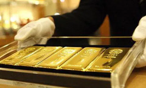 Giá vàng rung lắc, giảm sâu nhất kể từ năm 1983