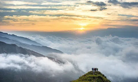 Săn mây trên đỉnh Tà Xùa