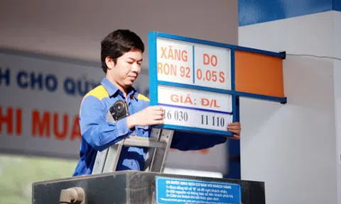 Bộ Công Thương khẳng định xăng dầu đảm bảo đủ, người dân không nên tích trữ