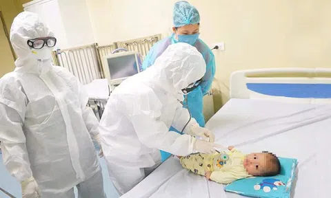 Chống Covid-19: Phương tiện phòng hộ quan trọng với nhân viên y tế ra sao?