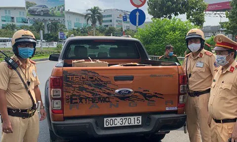 Bắt giữ lô hàng 10.000 khẩu trang y tế tại cổng sân bay Tân Sơn Nhất