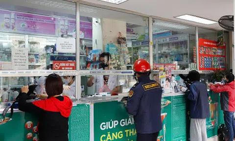 Hà Nội yêu cầu tạm đình chỉ các nhà thuốc không tuân thủ đúng quy định giãn cách xã hội