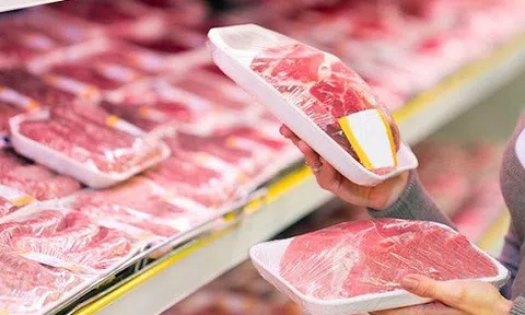 Giá heo hơi hôm nay 16/5 ghi nhận tình trạng sốt giá trở lại, tăng cao kỉ lục trên cả ba miền