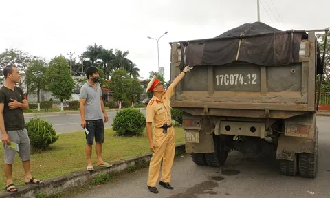 Phát triển kinh tế đi đôi với đảm bảo trật tự, an toàn xã hội