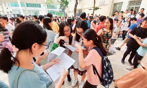 Mở màn “cuộc đua” chuyên Sư phạm, thí sinh “lạ lẫm” với bài toán thực tế