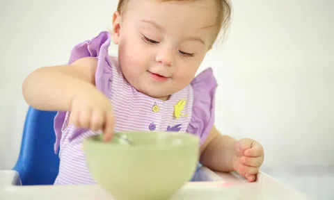 Bí quyết cho con ăn dặm tránh bị dị ứng thực phẩm