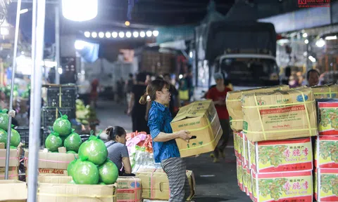 Đêm không ngủ tại chợ đầu mối lớn nhất miền Bắc