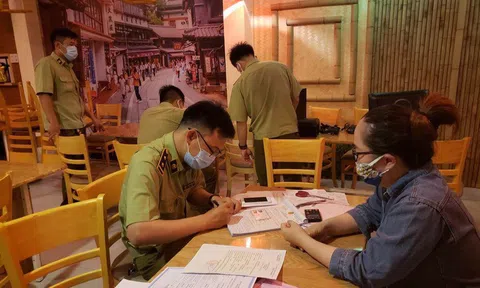 Đà Nẵng: Đang phòng chống Covid-19, một quán ăn vẫn lén kinh doanh