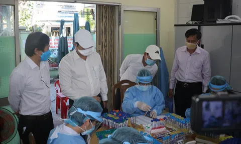 Đà Nẵng: Tăng tốc xét nghiệm bằng lấy mẫu nhóm