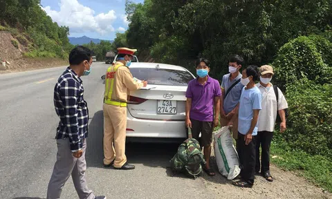 Phát hiện xe Grab chở khách lên đường tránh rời khỏi Đà Nẵng