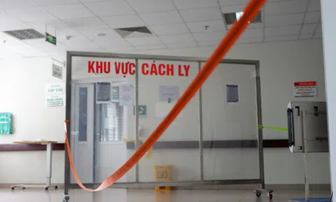 Trên tuyến đầu chống Covid-19: “Khi con vào năm học mới mẹ đã về chưa?”