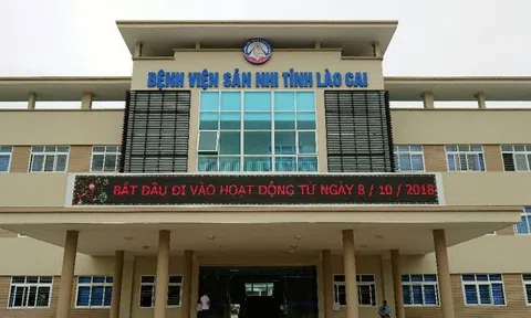 Lào Cai: Bệnh viện Sản Nhi cấp giấy khám sức khỏe từ… phòng bảo vệ