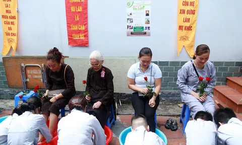 Không phải bạc tiền đây mới là cách báo hiếu cha mẹ mong đợi nhất