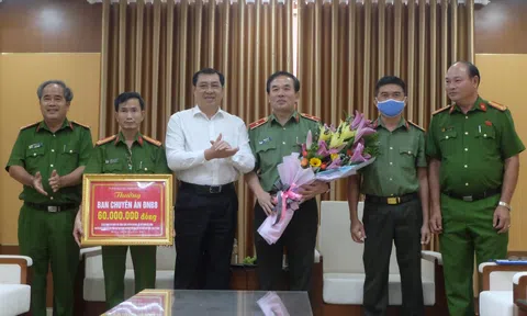 Đà Nẵng: Thưởng nóng cho ban chuyên án của Công an TP trước thành tích triệt phá đường dây đánh bạc 3.000 tỷ đồng