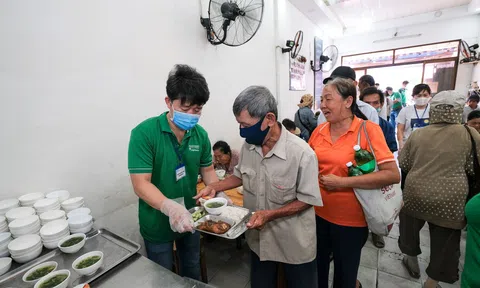 Bữa cơm 1.000 đồng mang lại ngàn niềm vui