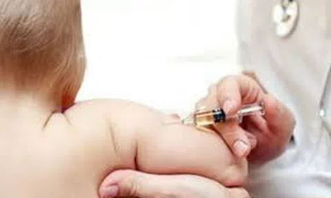 Làm rõ nguyên nhân trẻ tử vong sau khi tiêm vaccine