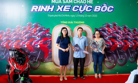 FE CREDIT tổ chức Lễ trao giải thưởng chương trình “Mua sắm chào hè, Rinh xe cực bốc” tại TPHCM